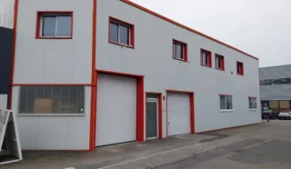  Local commercial / Bureaux THEIX 700 m²