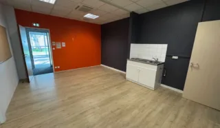 BUREAUX 1 200 M² NANTES