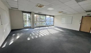  BUREAUX 1 200 M² NANTES