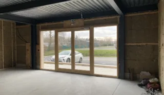  LOCAUX VITRINE, CELLULE COMMERCIALE 50 m² PLOUER S/RANCE