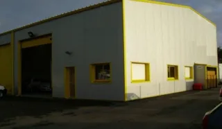  LOCAL D'ACTIVITES 463 m² CAUDAN