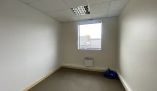 BUREAUX 59m² TADEN