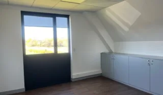  VANNES BUREAUX 123 m²