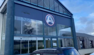  LOCAUX D'ACTIVITES 390 m² SAINT-MARTIN-DES-CHAMPS