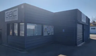  LOCAUX D'ACTIVITES 300 m² QUIMPER