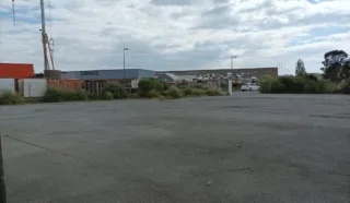  LOCAL COMMERCIAL 273 m² LE POULIGUEN