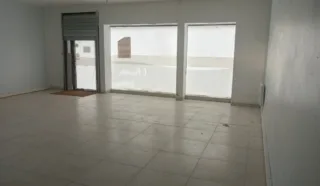  BUREAUX LOCAUX COMMERCIAUX 72 M² SAINT NAZAIRE