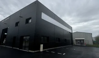  LOCAUX D'ACTIVITÉS 800 M² ANCENIS