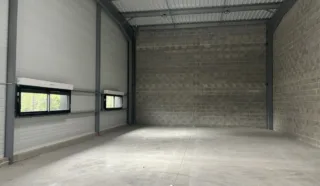  LOCAUX D'ACTIVITÉS 800 M² ANCENIS