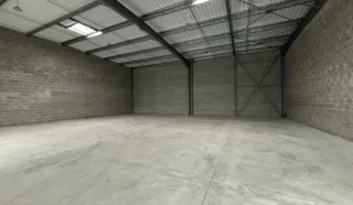  LOCAUX D'ACTIVITÉS 600 M² ANCENIS