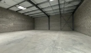  LOCAUX D'ACTIVITÉS 400 M² ANCENIS