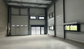  LOCAUX D'ACTIVITÉS 400 M² ANCENIS