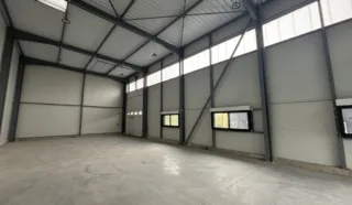  LOCAUX D'ACTIVITÉS 200 M² ANCENIS