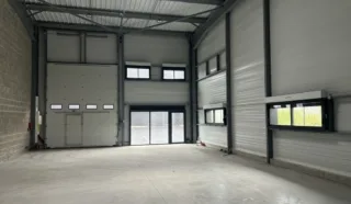  LOCAUX D'ACTIVITÉS 200 M² ANCENIS