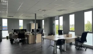  BUREAUX 430 m² VERN SUR SEICHE