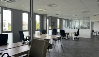  BUREAUX 430 m² VERN SUR SEICHE