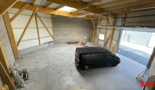 LOCAUX D'ACTIVITÉS 284 M² GUÉRANDE