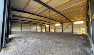  3 CELLULES D'ACTIVITES 200 m² YFFENDIC