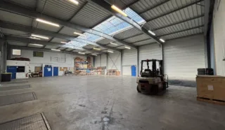  LOCAUX D'ACTIVITÉS 870 M² LA HAIE FOUASSIERE