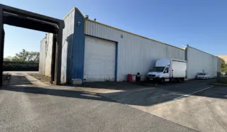  LOCAUX D'ACTIVITÉS 870 M² LA HAIE FOUASSIERE