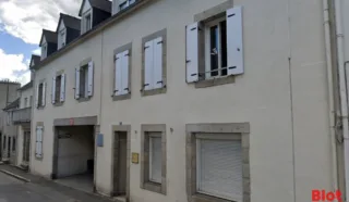  BUREAUX 190 m² LANDIVISIAU