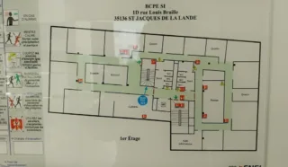  BUREAUX  Pied de métro !! 1 550 m² LA COURROUZE RENNES
