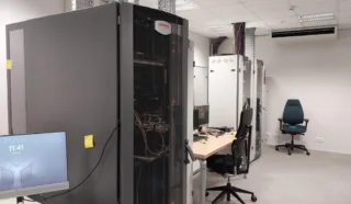  BUREAUX  Pied de métro !! 1 550 m² LA COURROUZE RENNES