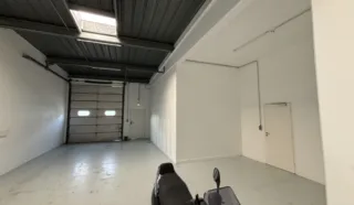  LOCAUX D'ACTIVITÉS 174 M² SAINT LUCE SUR LOIRE