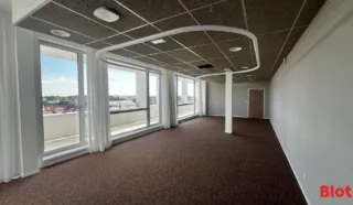  BUREAUX 811 m² RENNES CLEUNAY