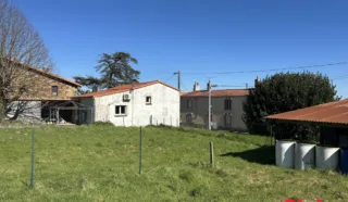 Terrain 674m²