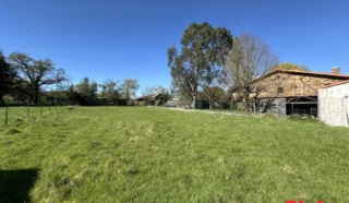 Terrain 674m²