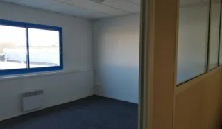  EN INVESTISSEMENT BUREAUX AURAY 75 m²