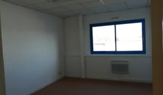  EN INVESTISSEMENT BUREAUX AURAY 75 m²