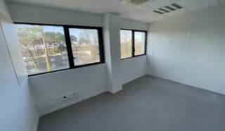 BUREAUX 279 m² CAUDAN