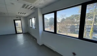  BUREAUX 279 m² CAUDAN
