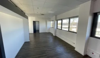  BUREAUX 154 m² CAUDAN