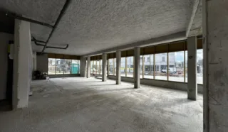  LOCAUX COMMERCIAUX 142 M² NANTES