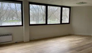  BUREAUX 263 m² RENNES