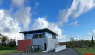  LOCAUX 1 040 m² PLOUZANE