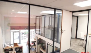  BUREAUX 125 m² VITRE