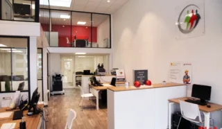  BUREAUX 125 m² VITRE