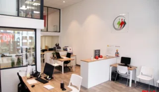  BUREAUX 125 m² VITRE