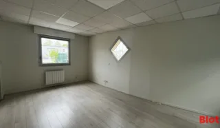  BUREAUX 221 m² BETTON