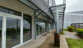  LOCAUX D'ACTIVITES 1 500 m² LE RELECQ KERHUON