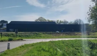  LOCAUX D'ACTIVITES 800 m² QUIMPER