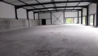  LOCAUX D'ACTIVITES 800 m² QUIMPER