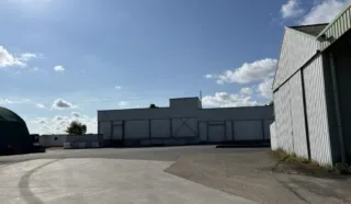  LOCAUX D'ACTIVITÉS 1 673 M² SAINT JULIEN DE CONCELLES