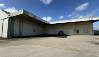  LOCAUX D'ACTIVITÉS 1 673 M² SAINT JULIEN DE CONCELLES