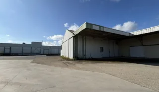  LOCAUX D'ACTIVITÉS 1 673 M² SAINT JULIEN DE CONCELLES