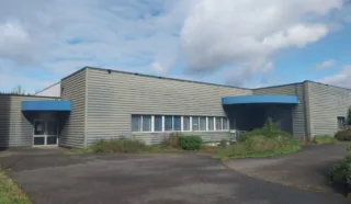  BÂTIMENT COMMERCIAL VANNES 1 200 m²